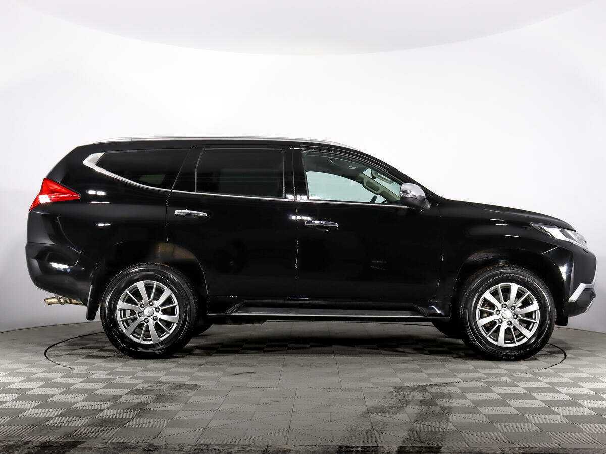 Mitsubishi Pajero Sport с пробегом — 2019 год. Фото: #3