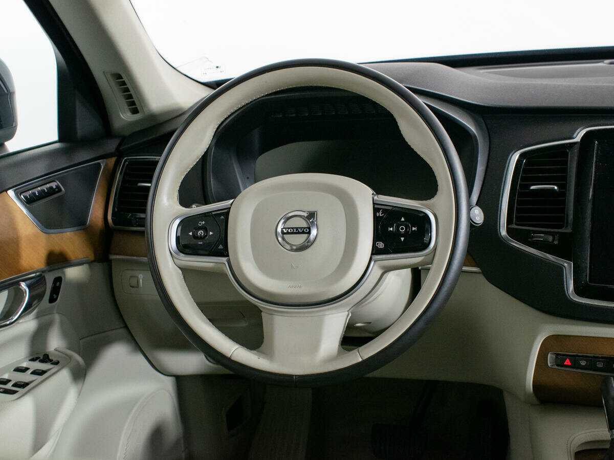 Volvo XC90 с пробегом — 2015 год. Фото: #13