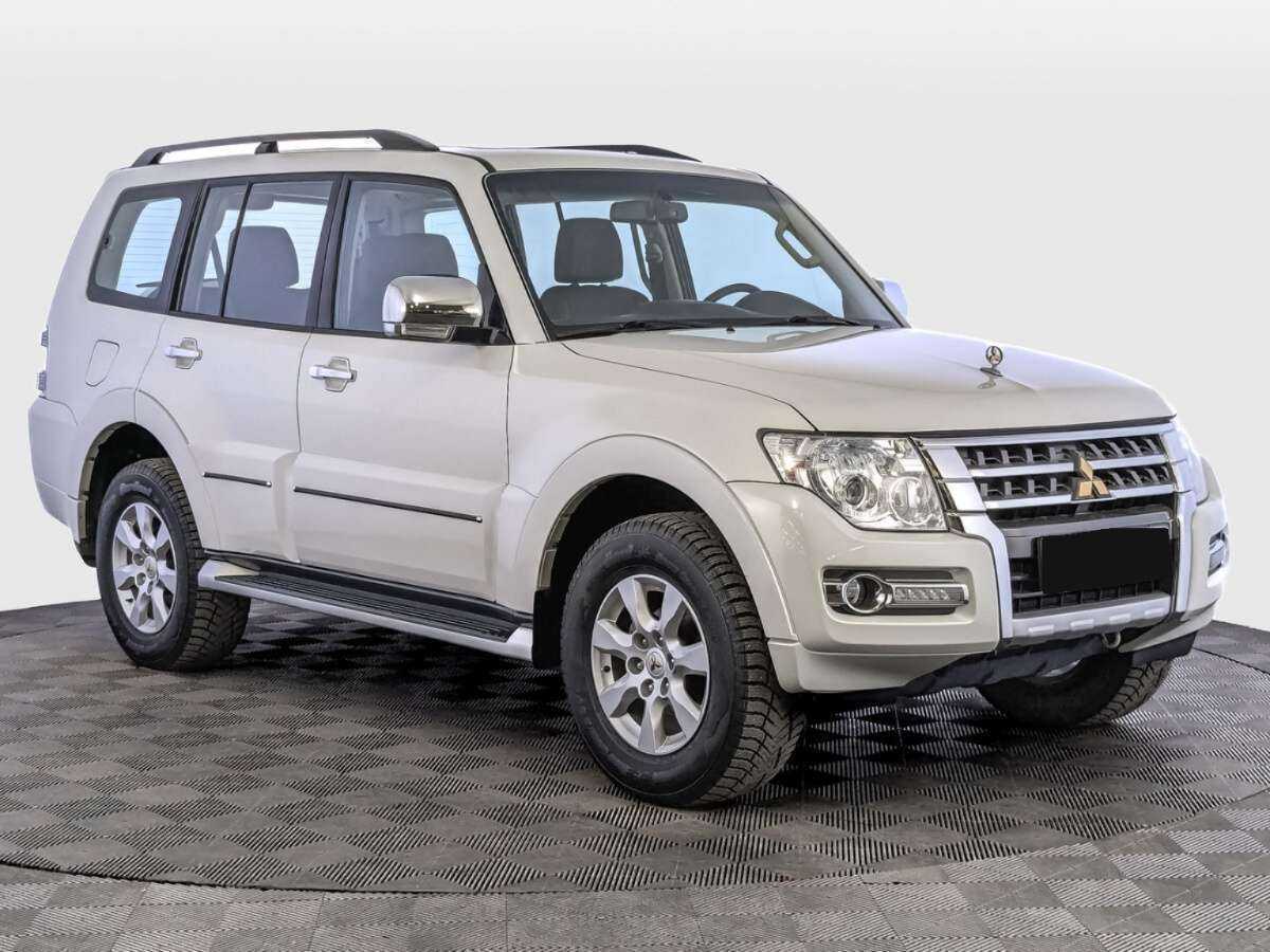Mitsubishi Pajero с пробегом — 2021 год. Фото: #2