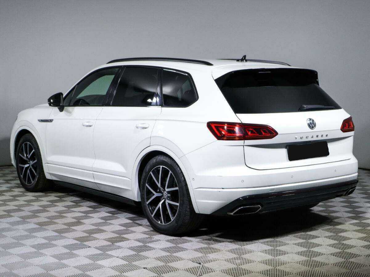 Volkswagen Touareg с пробегом — 2020 год. Фото: #4