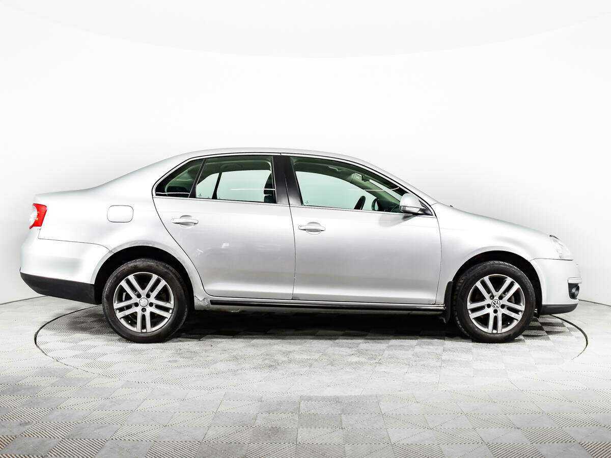 Volkswagen Jetta с пробегом — 2010 год. Фото: #3