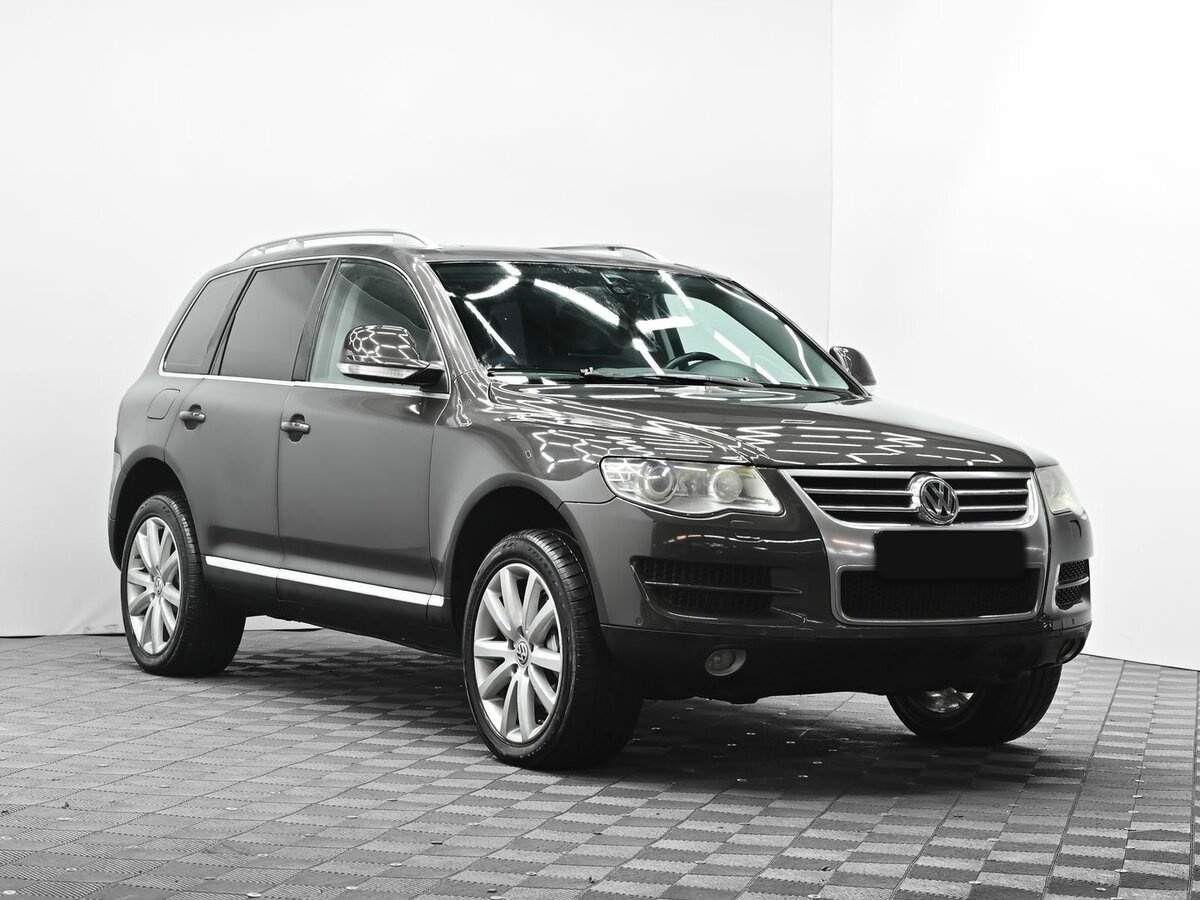 Volkswagen Touareg с пробегом — 2010 год. Фото: #1
