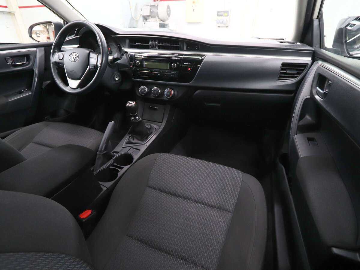 Toyota Corolla с пробегом — 2014 год. Фото: #13