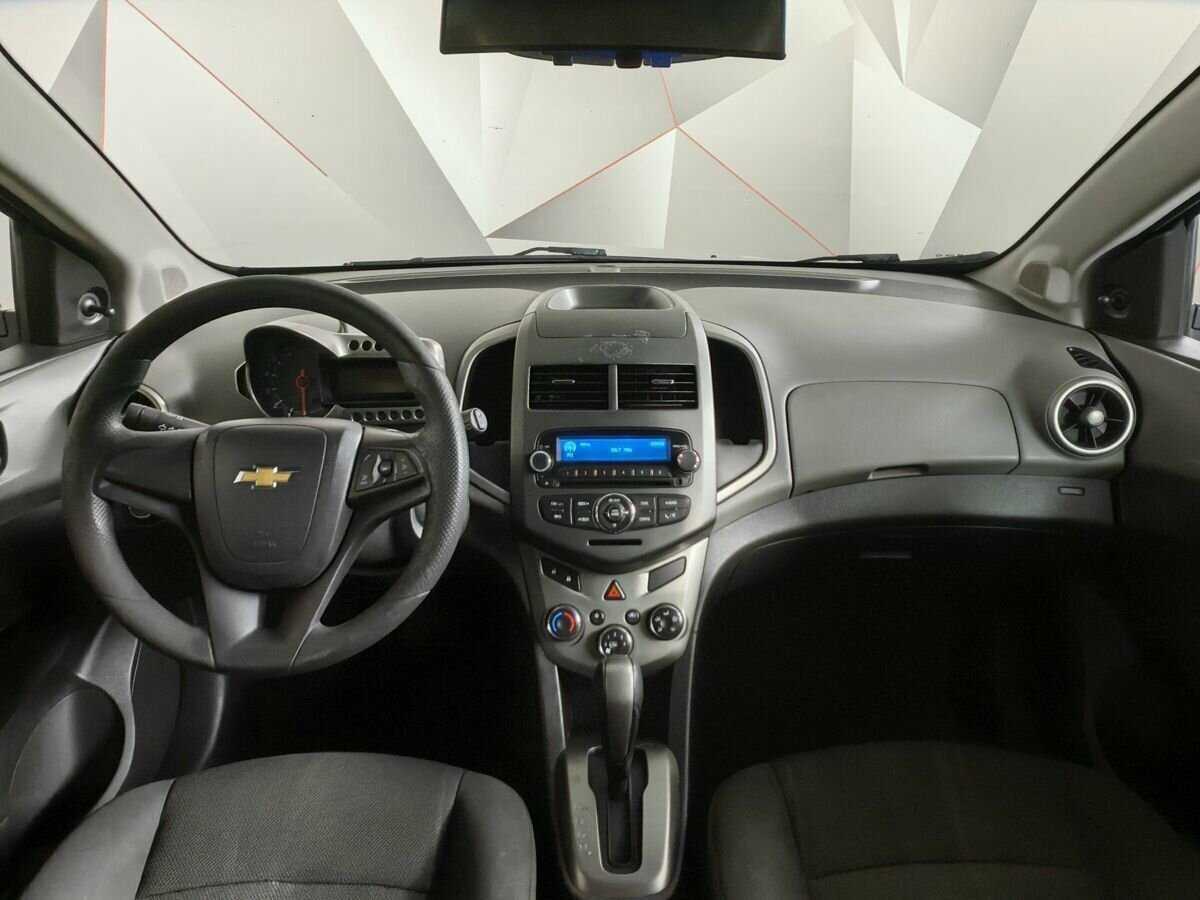 Chevrolet Aveo с пробегом — 2012 год. Фото: #9