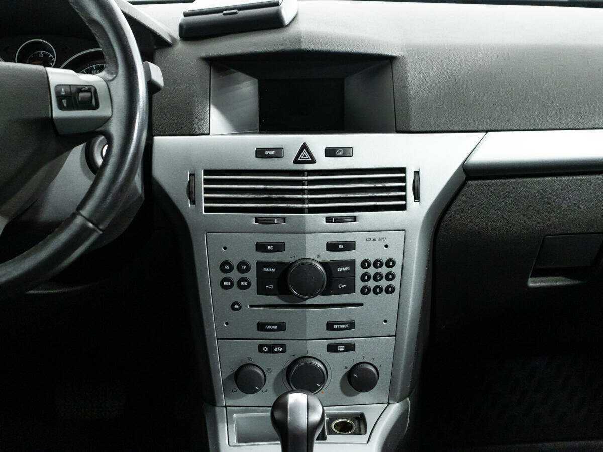 Opel Astra с пробегом — 2010 год. Фото: #13
