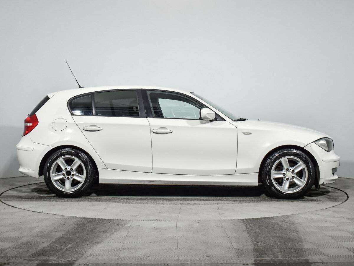 BMW 1 серии с пробегом — 2010 год. Фото: #3