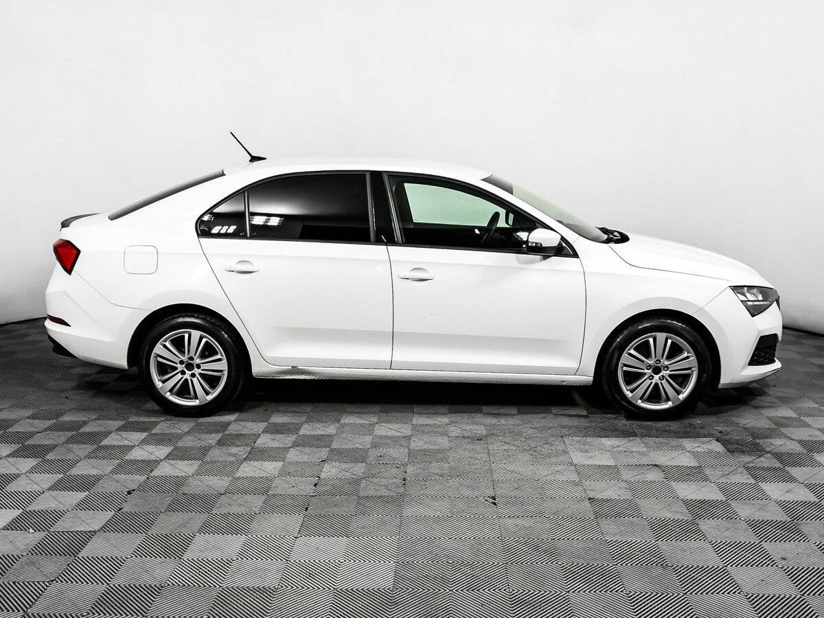 Skoda Rapid с пробегом — 2021 год. Фото: #3