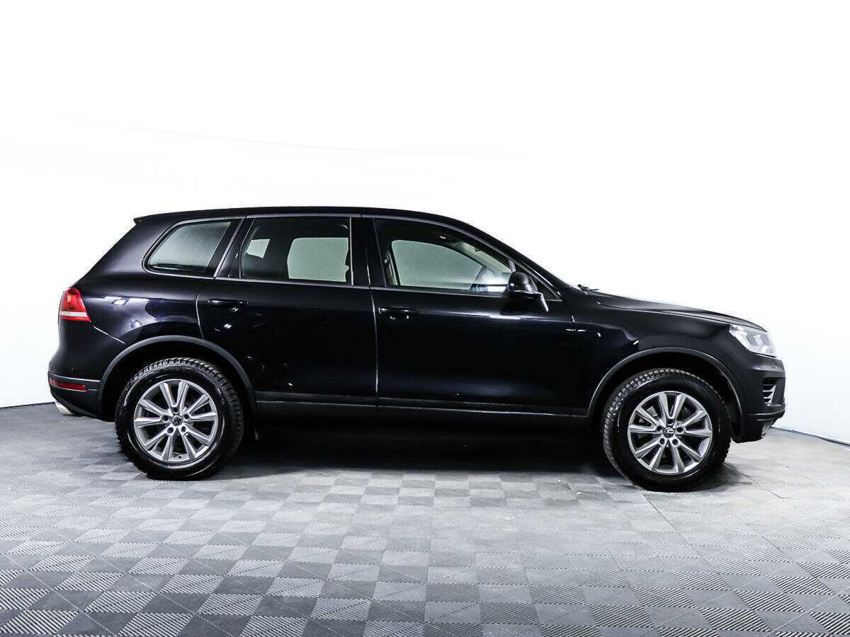 Volkswagen Touareg с пробегом — 2015 год. Фото: #3