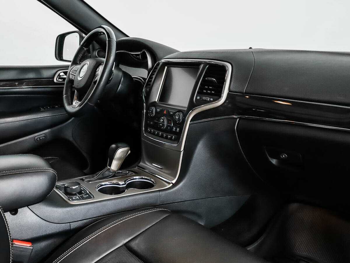 Jeep Grand Cherokee с пробегом — 2016 год. Фото: #13
