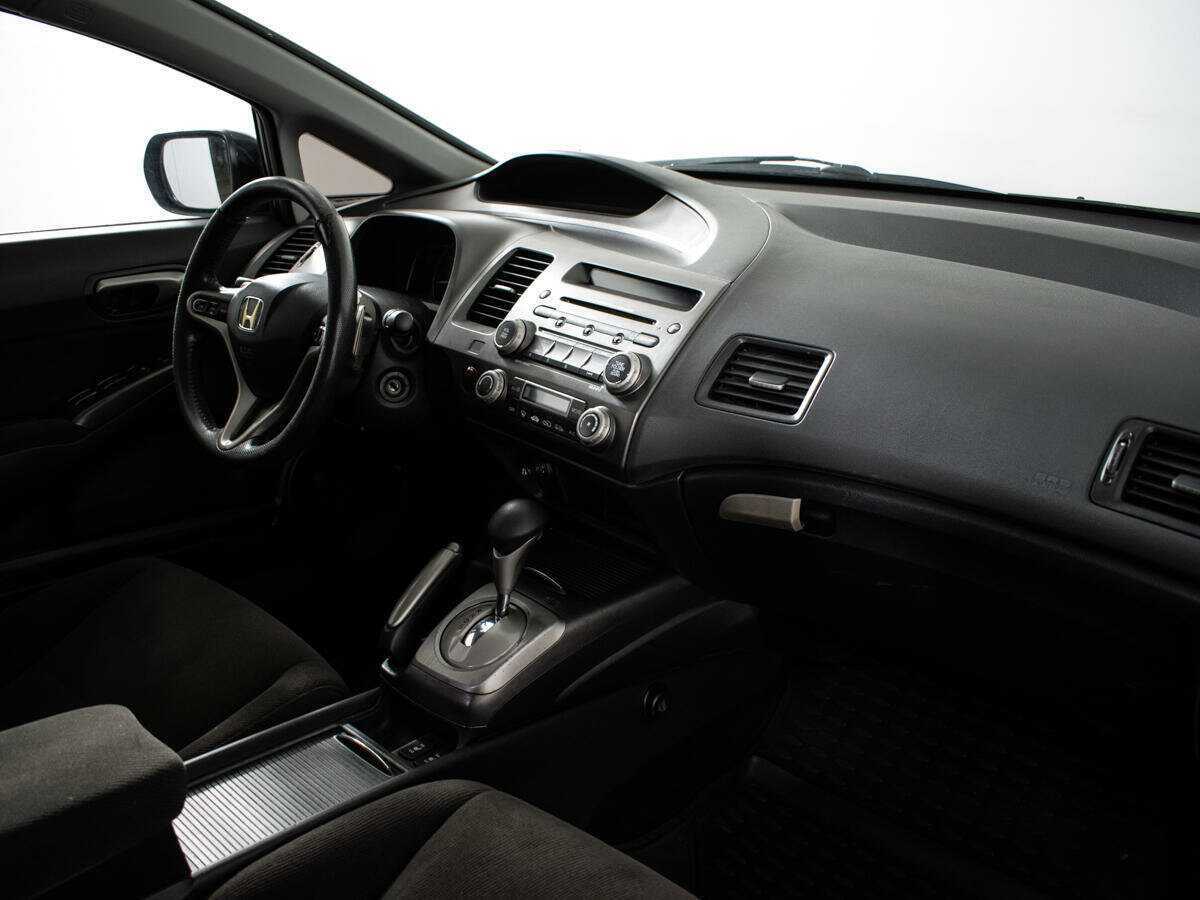 Honda Civic с пробегом — 2008 год. Фото: #8