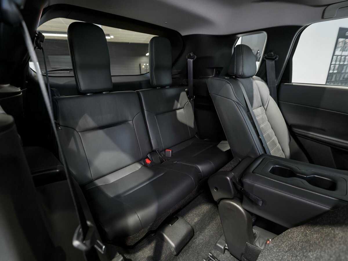 Mitsubishi Outlander с пробегом — 2023 год. Фото: #27