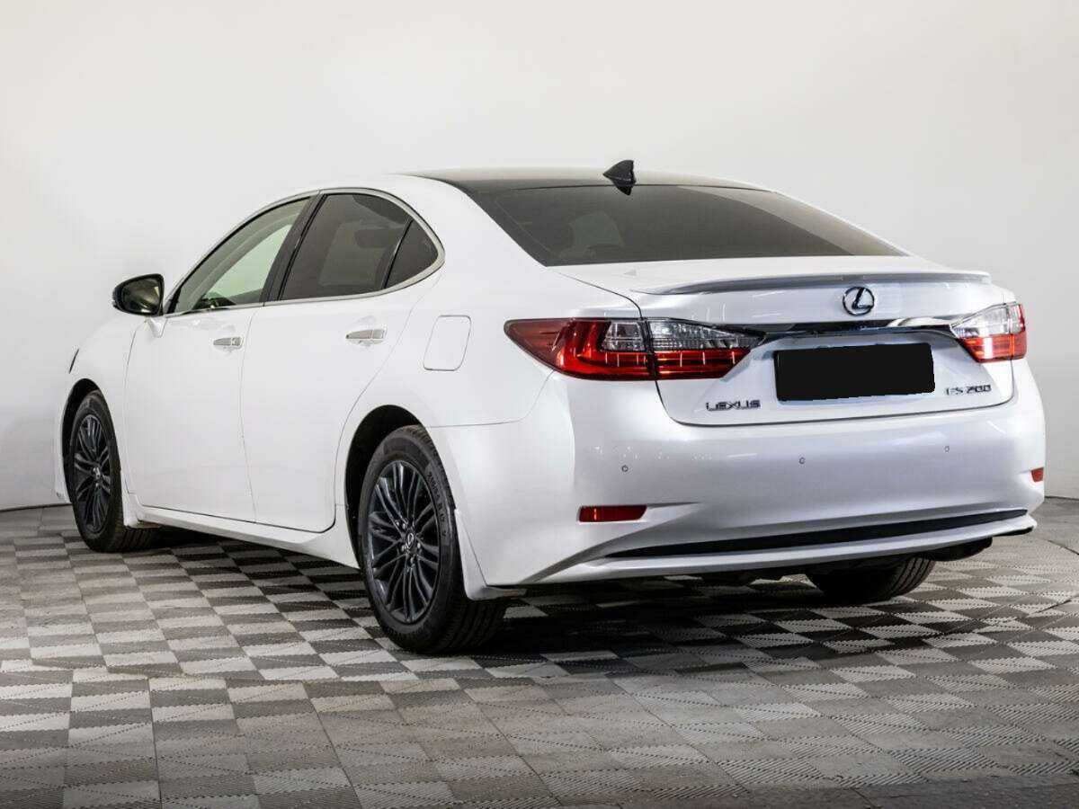Lexus ES с пробегом — 2018 год. Фото: #6
