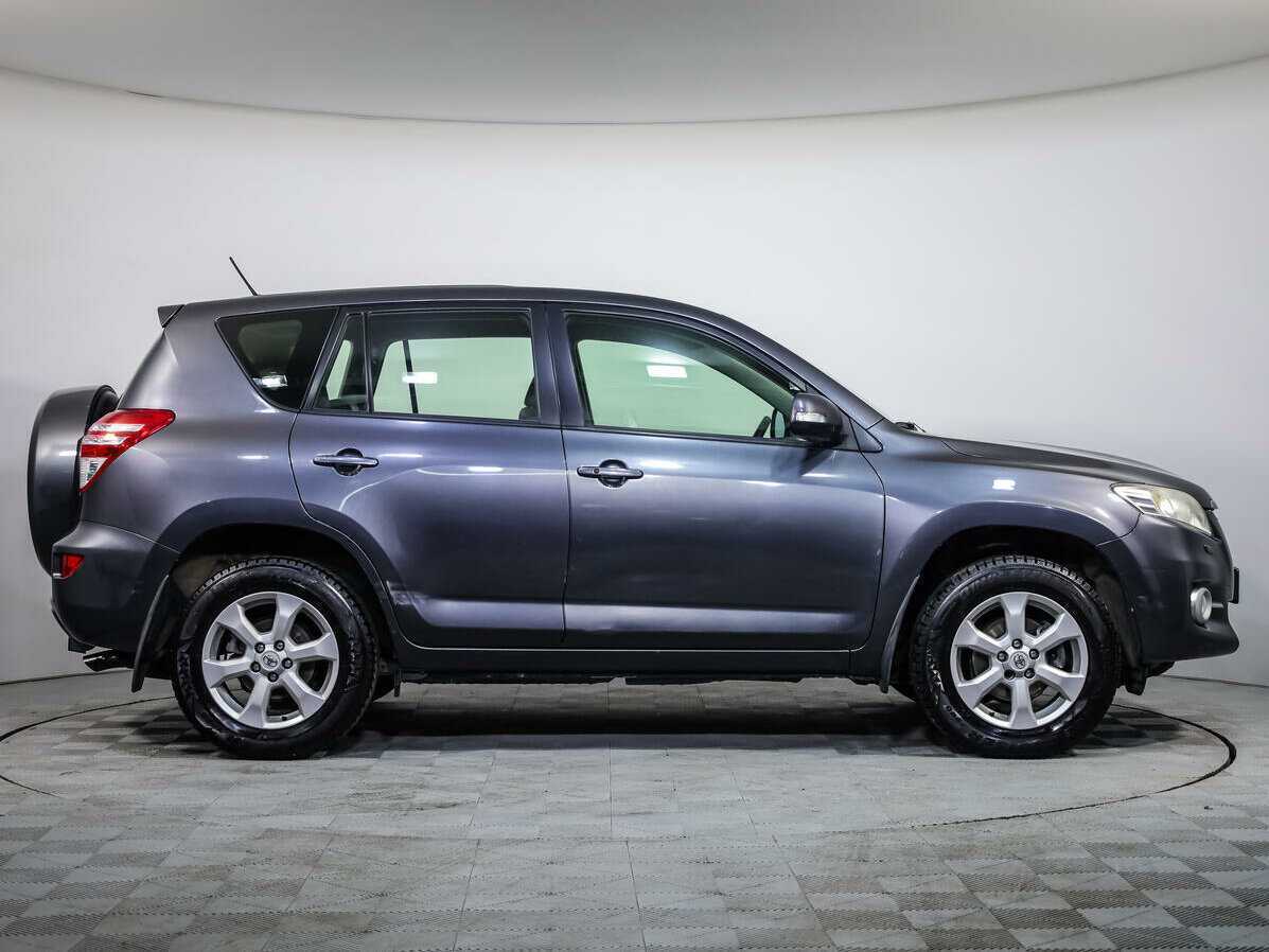 Toyota RAV4 с пробегом — 2011 год. Фото: #2
