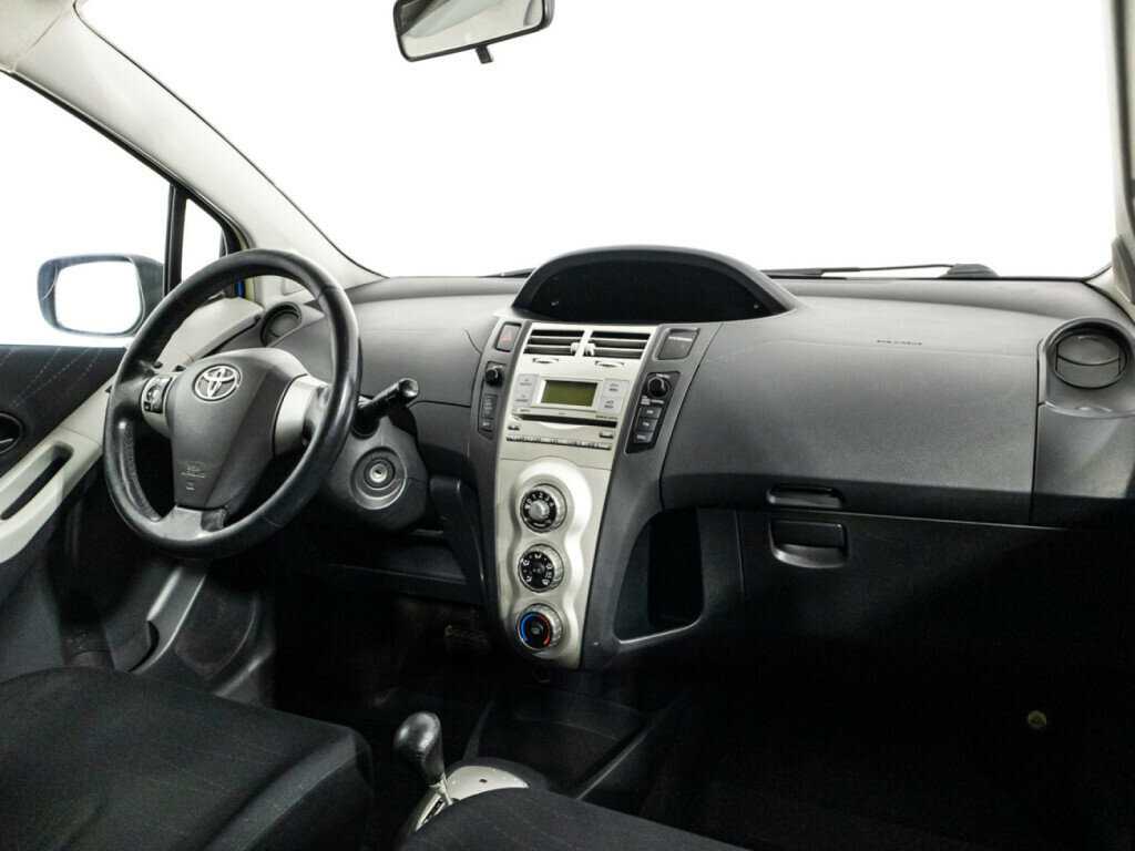 Toyota Yaris с пробегом — 2006 год. Фото: #8