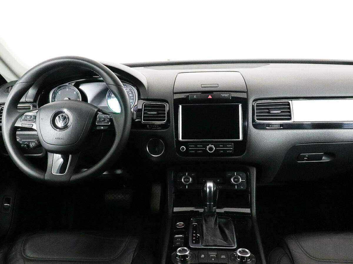 Volkswagen Touareg с пробегом — 2010 год. Фото: #8