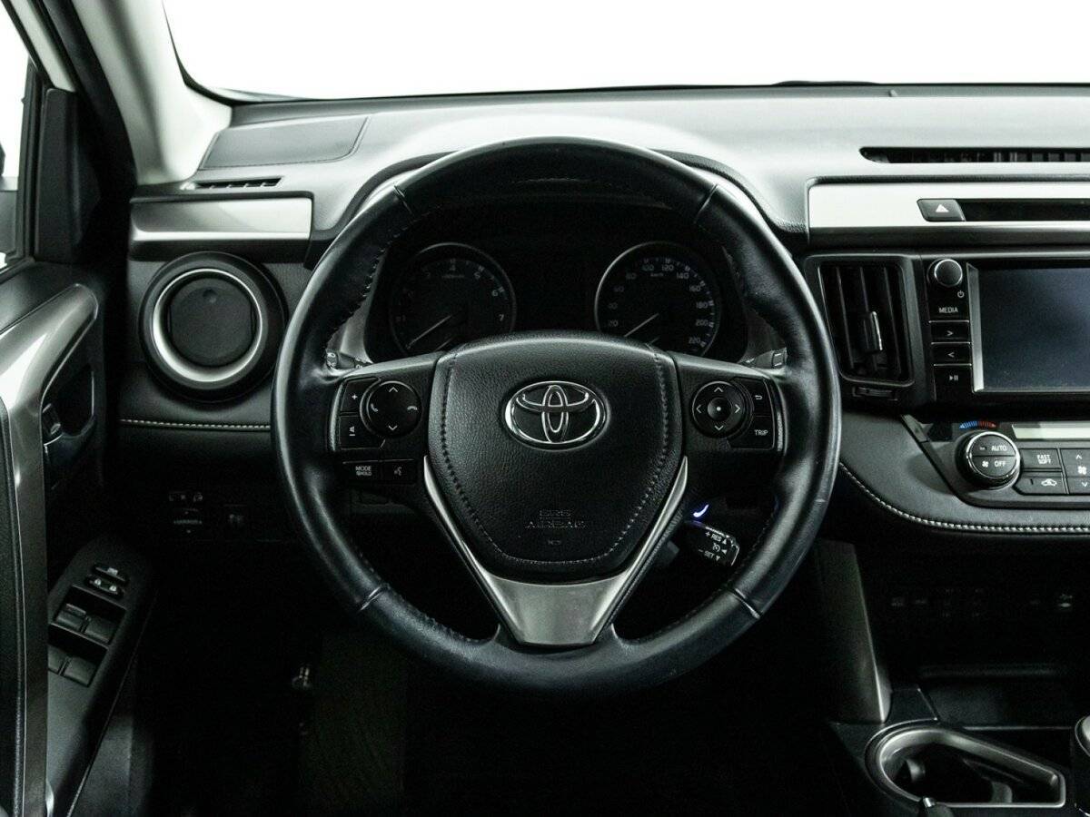 Toyota RAV4 с пробегом — 2017 год. Фото: #20