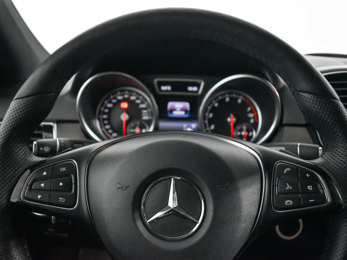 Mercedes-Benz GLE с пробегом — 2017 год. Фото: #16