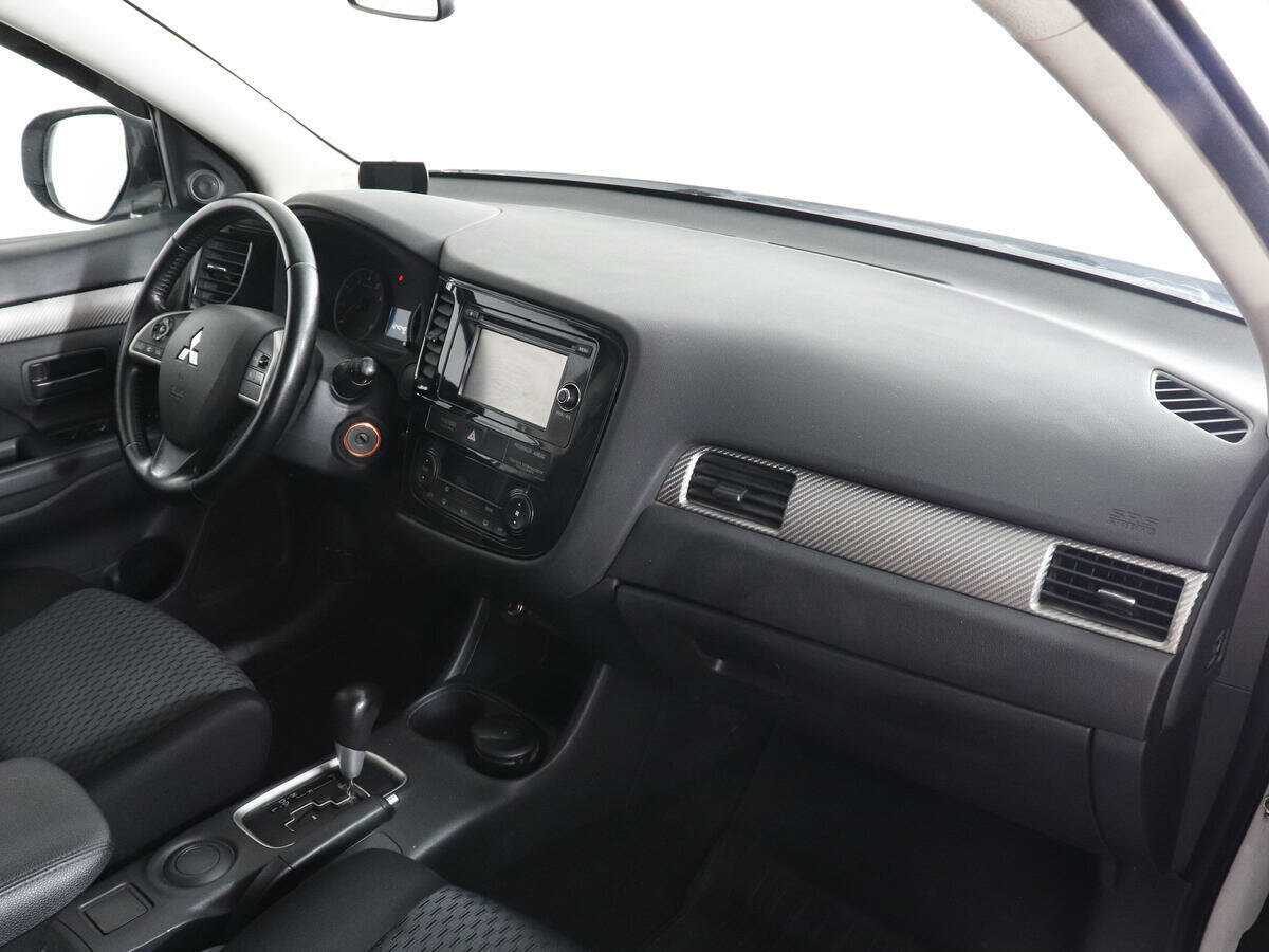 Mitsubishi Outlander с пробегом — 2014 год. Фото: #9