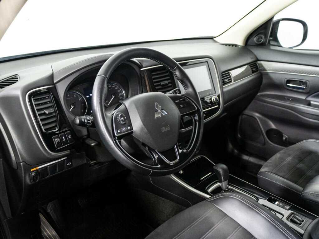 Mitsubishi Outlander с пробегом — 2021 год. Фото: #10