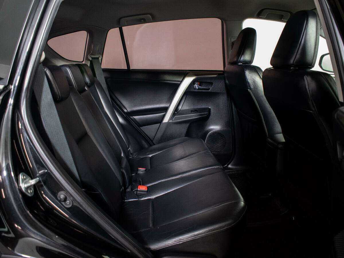 Toyota RAV4 с пробегом — 2013 год. Фото: #7