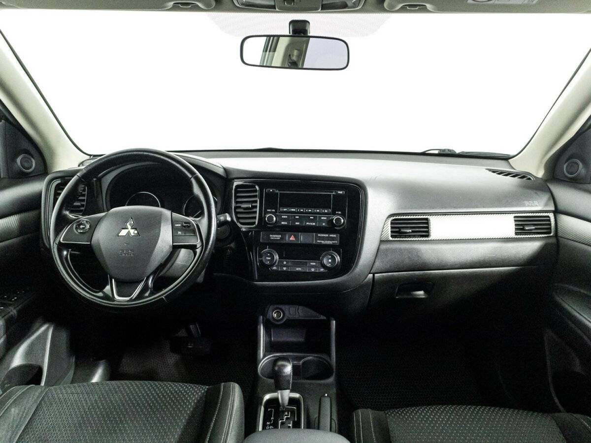 Mitsubishi Outlander с пробегом — 2016 год. Фото: #12