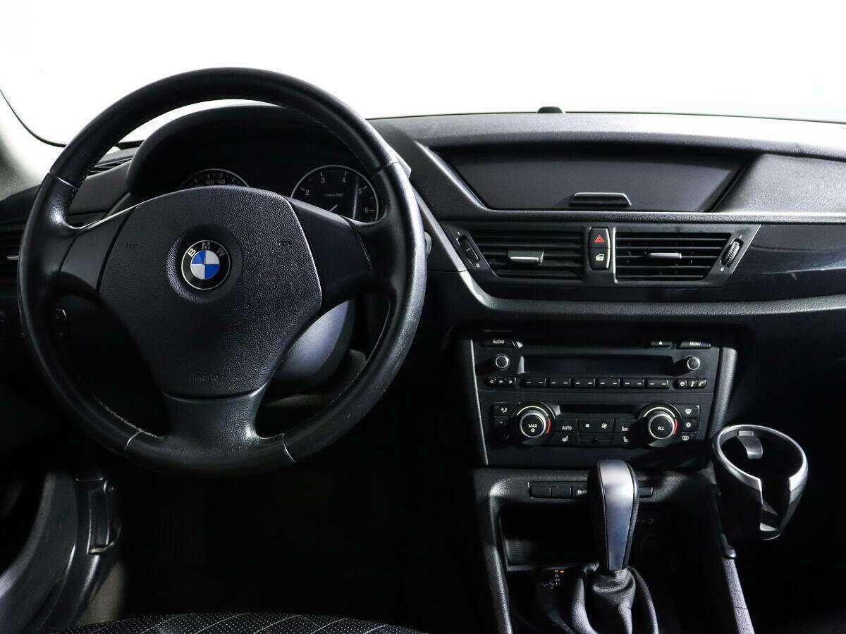 BMW X1 с пробегом — 2011 год. Фото: #9