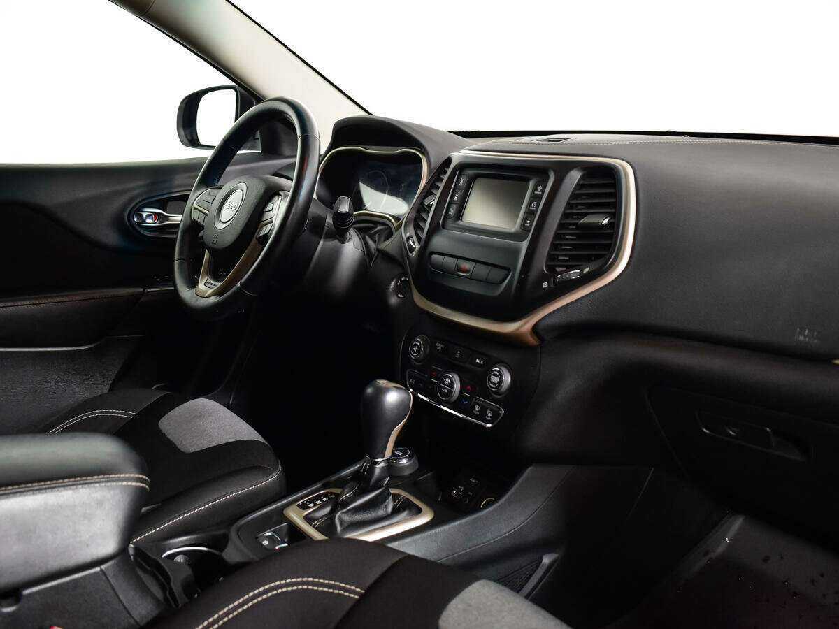 Jeep Cherokee с пробегом — 2014 год. Фото: #8