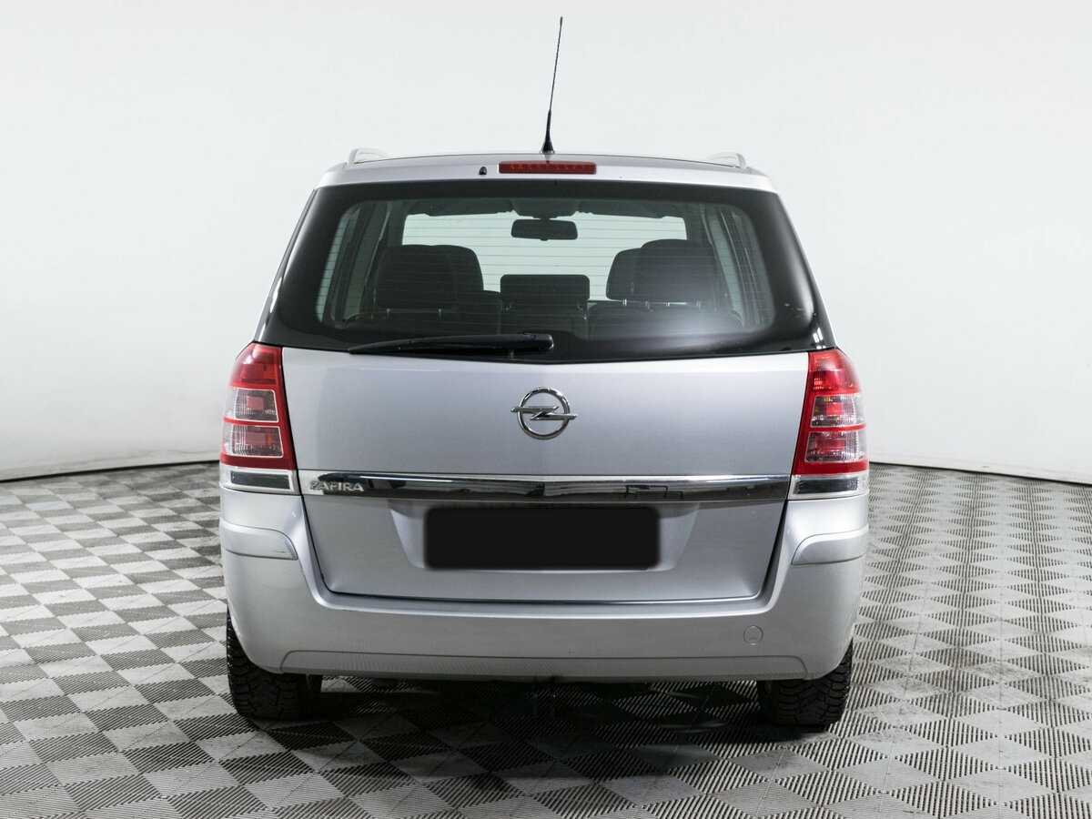 Opel Zafira с пробегом — 2013 год. Фото: #4