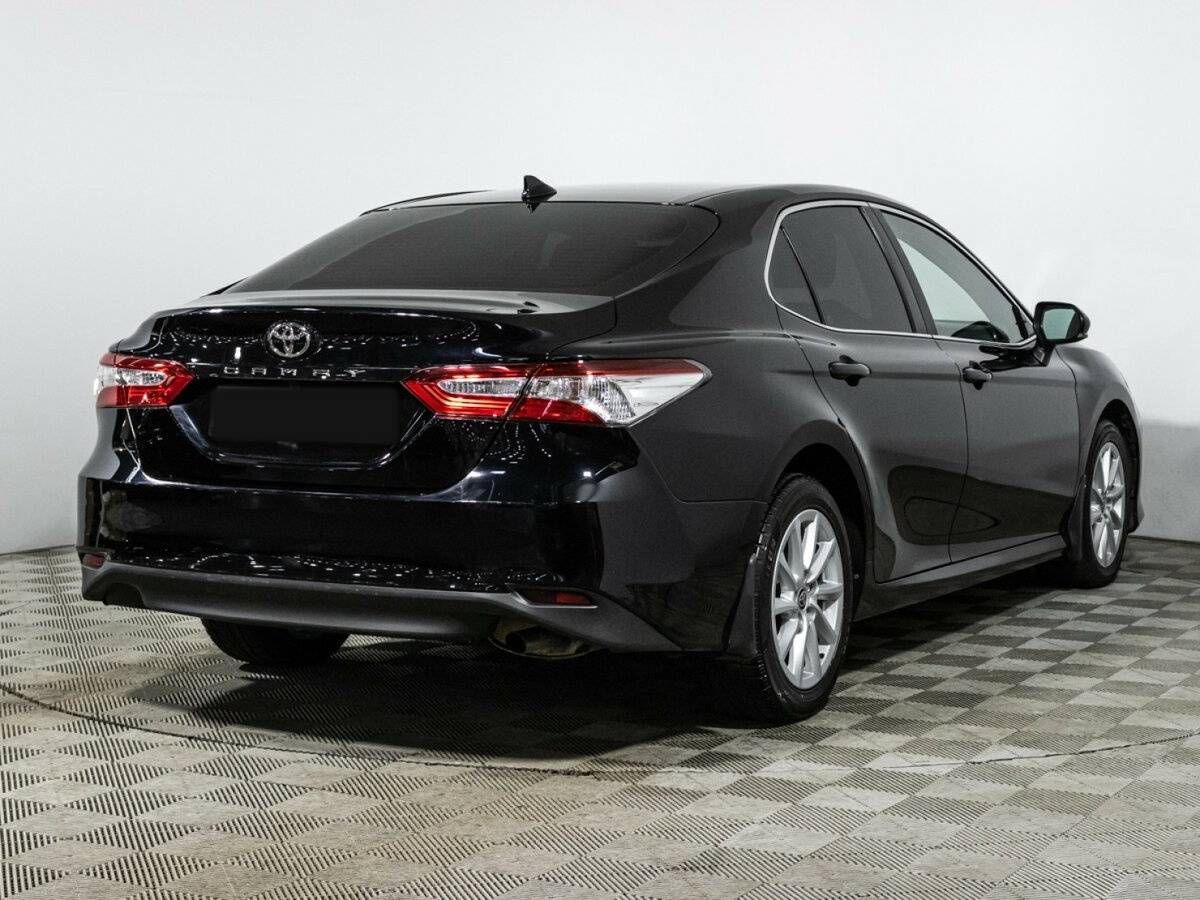 Toyota Camry с пробегом — 2021 год. Фото: #4