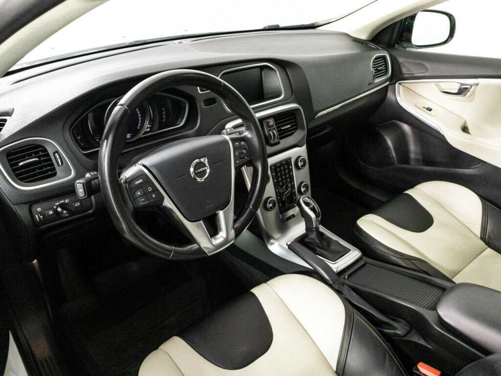 Volvo V40 Cross Country с пробегом — 2019 год. Фото: #10