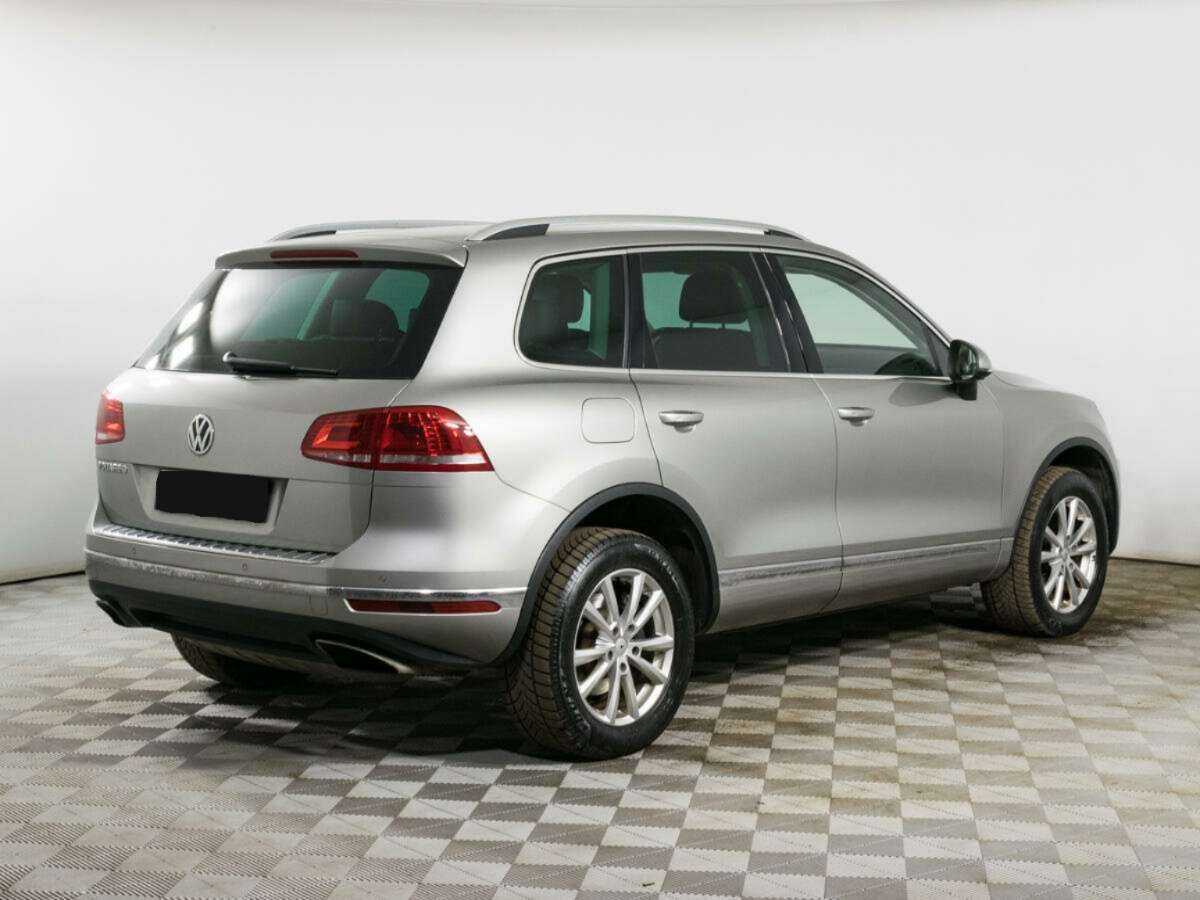 Volkswagen Touareg с пробегом — 2015 год. Фото: #4