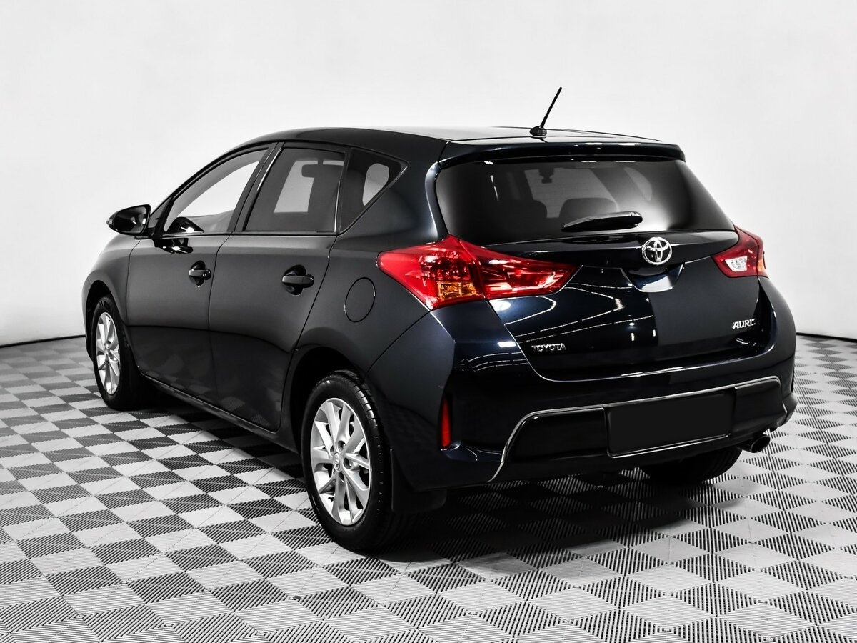 Toyota Auris с пробегом — 2014 год. Фото: #6