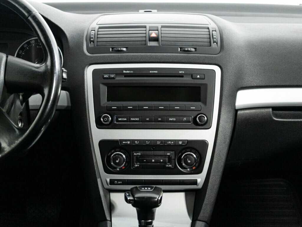 Skoda Octavia с пробегом — 2010 год. Фото: #13