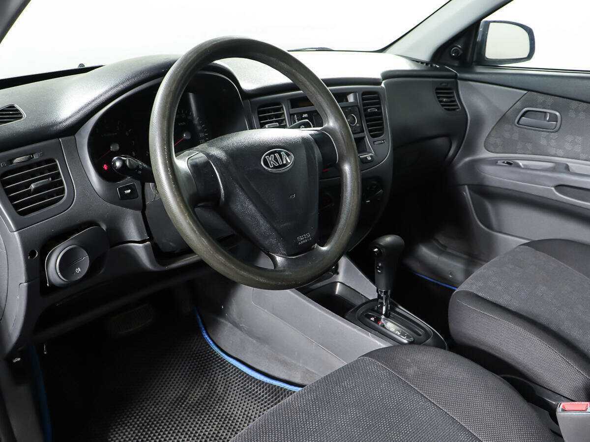 Kia Rio с пробегом — 2006 год. Фото: #12