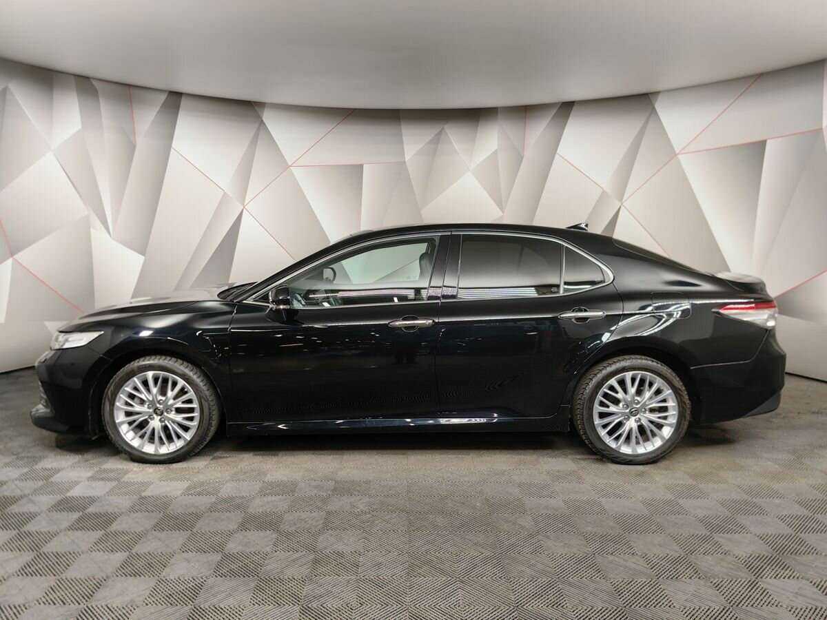 Toyota Camry с пробегом — 2020 год. Фото: #3