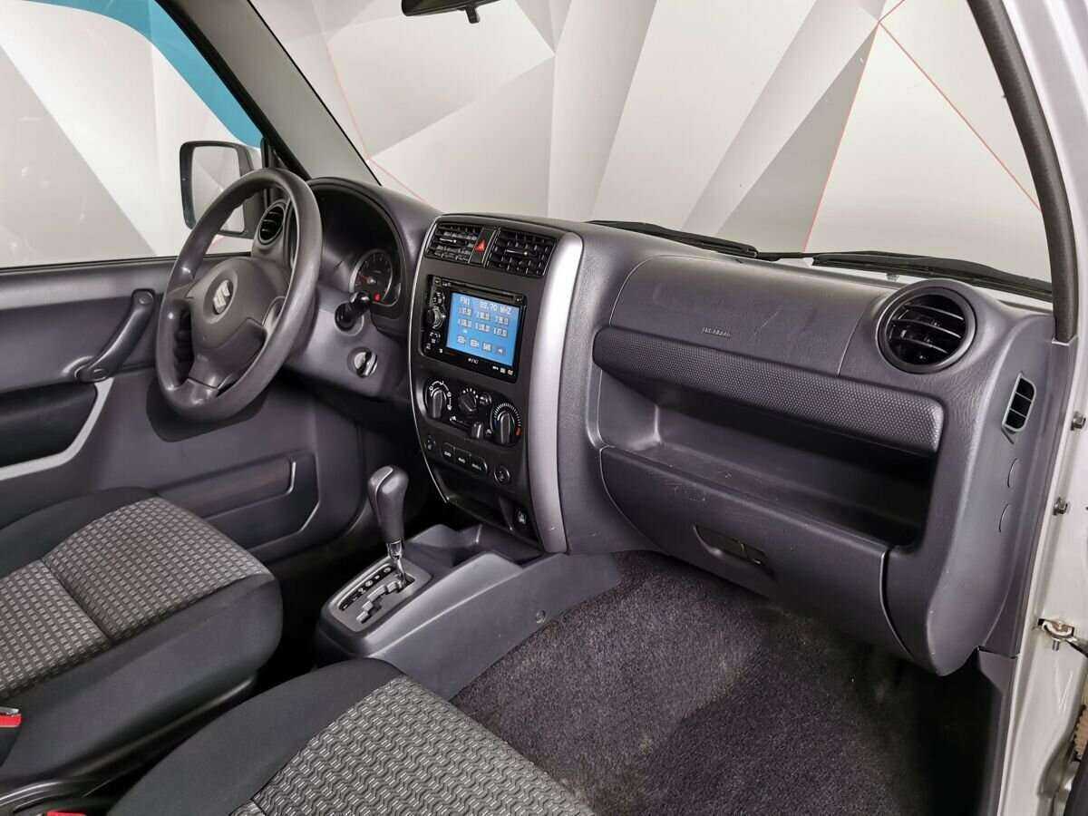 Suzuki Jimny с пробегом — 2011 год. Фото: #8
