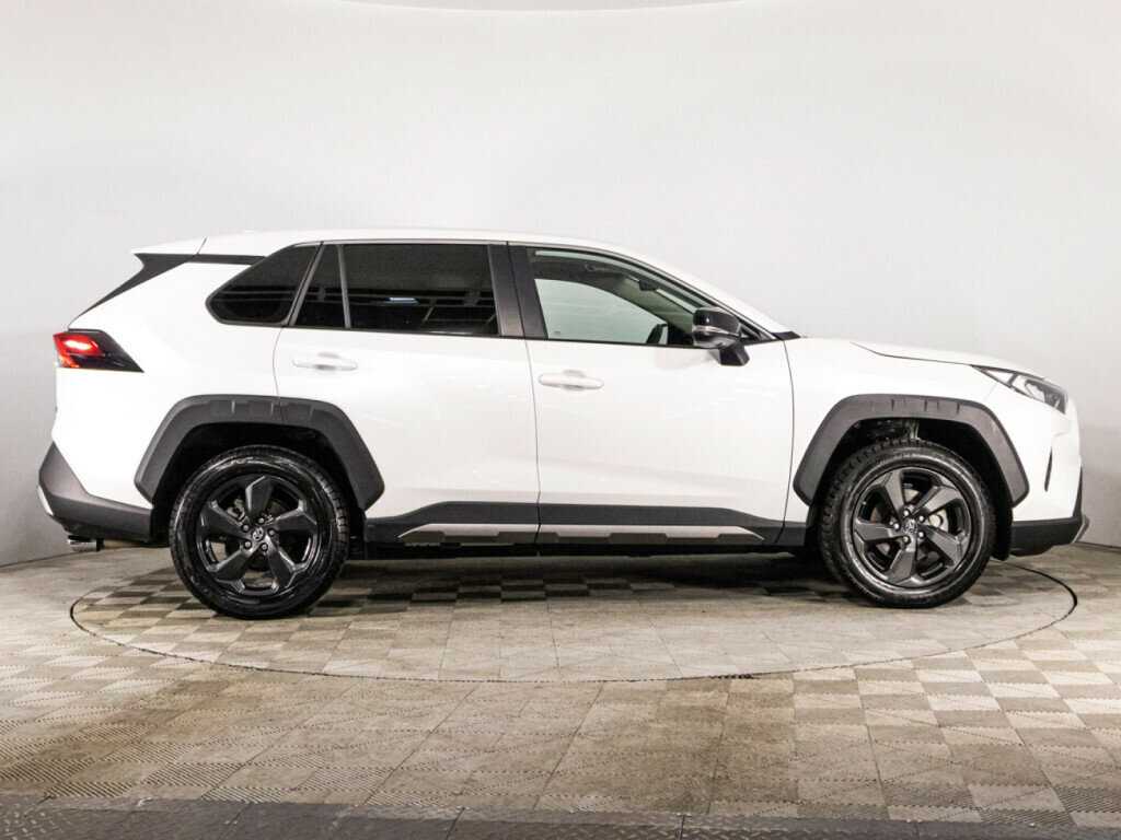 Toyota RAV4 с пробегом — 2022 год. Фото: #3