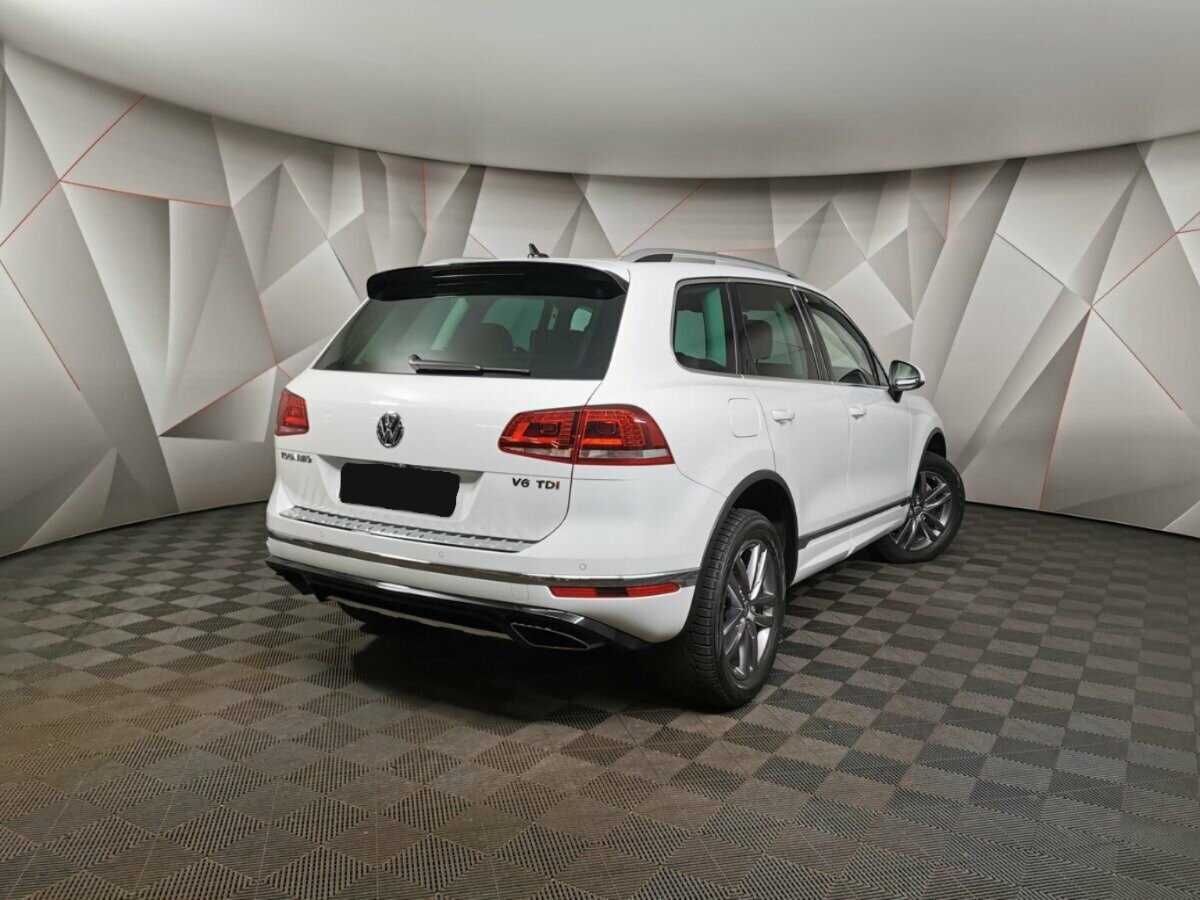 Volkswagen Touareg с пробегом — 2017 год. Фото: #1