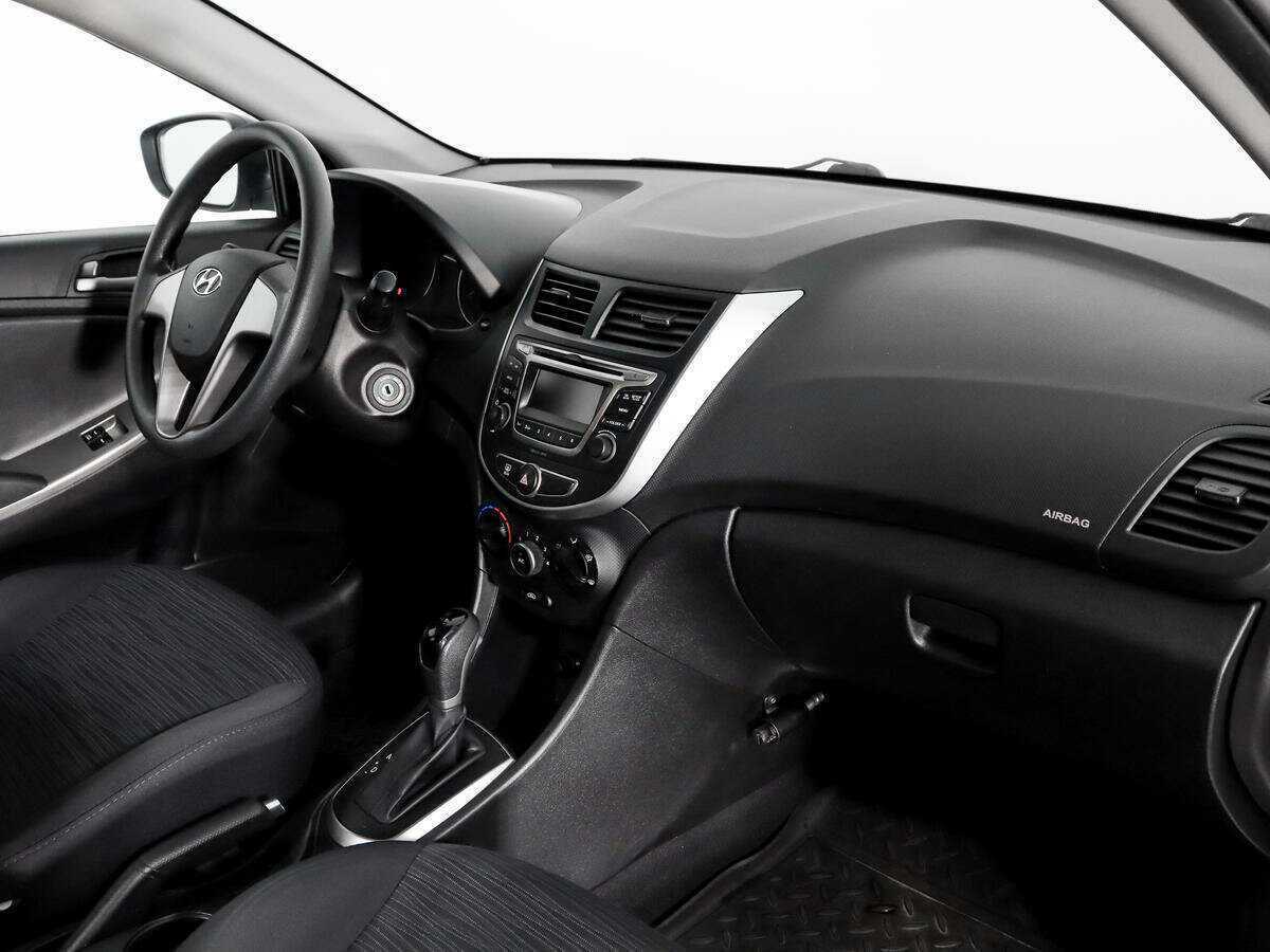 Hyundai Solaris с пробегом — 2016 год. Фото: #10