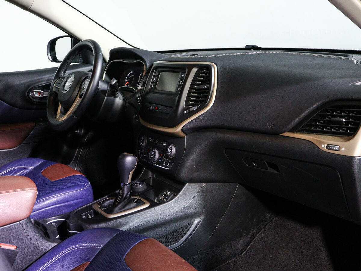 Jeep Cherokee с пробегом — 2014 год. Фото: #6