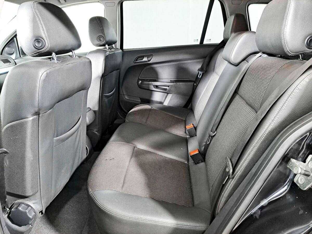 Opel Astra с пробегом — 2008 год. Фото: #9