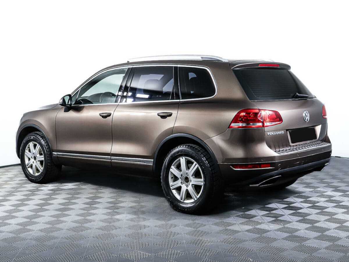 Volkswagen Touareg с пробегом — 2011 год. Фото: #6