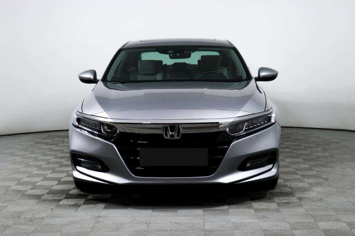 Honda Accord с пробегом — 2018 год. Фото: #1