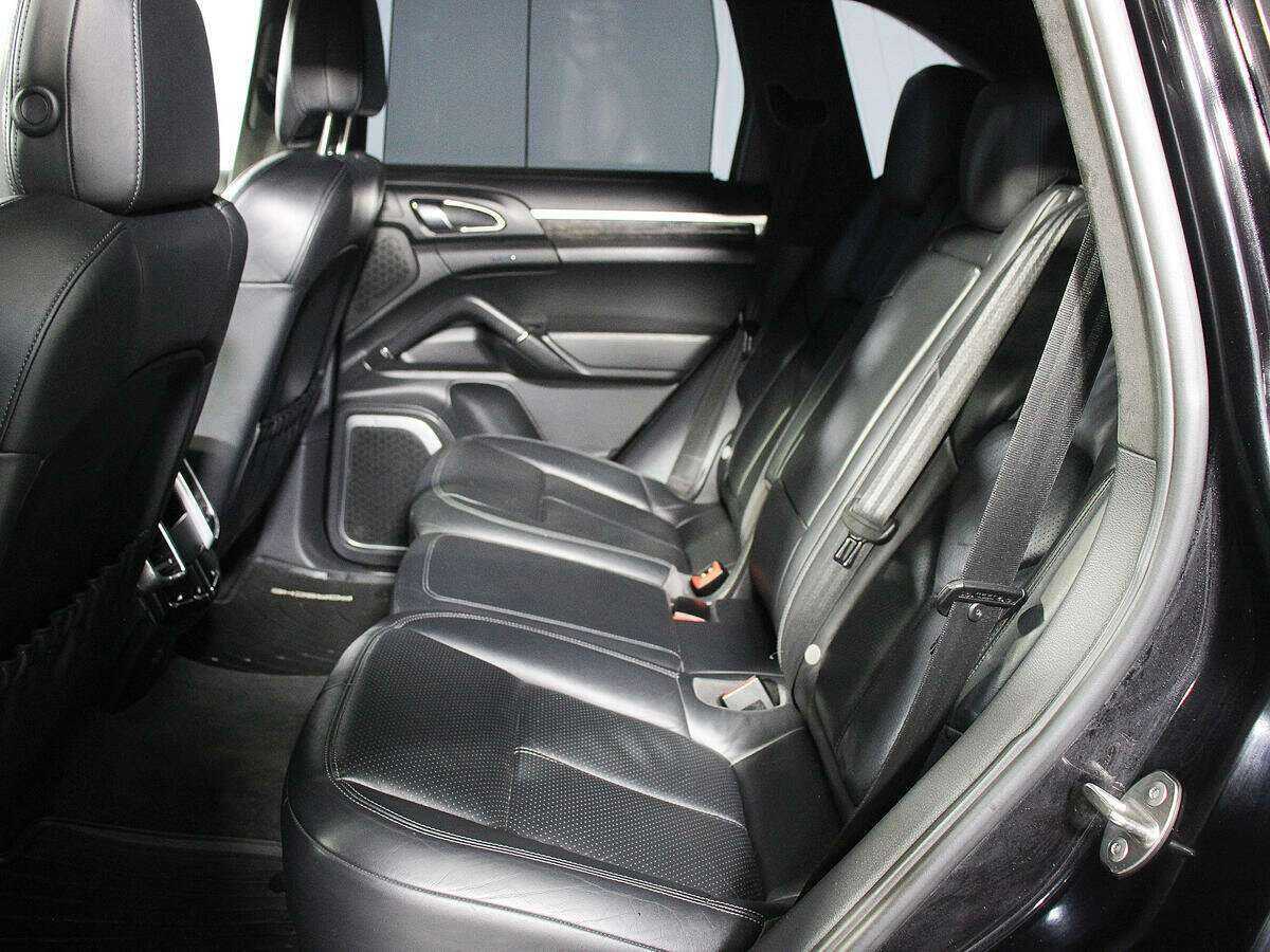 Porsche Cayenne с пробегом — 2010 год. Фото: #9