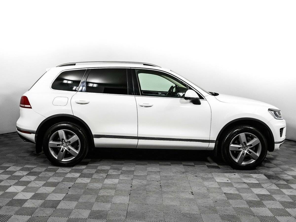 Volkswagen Touareg с пробегом — 2014 год. Фото: #3