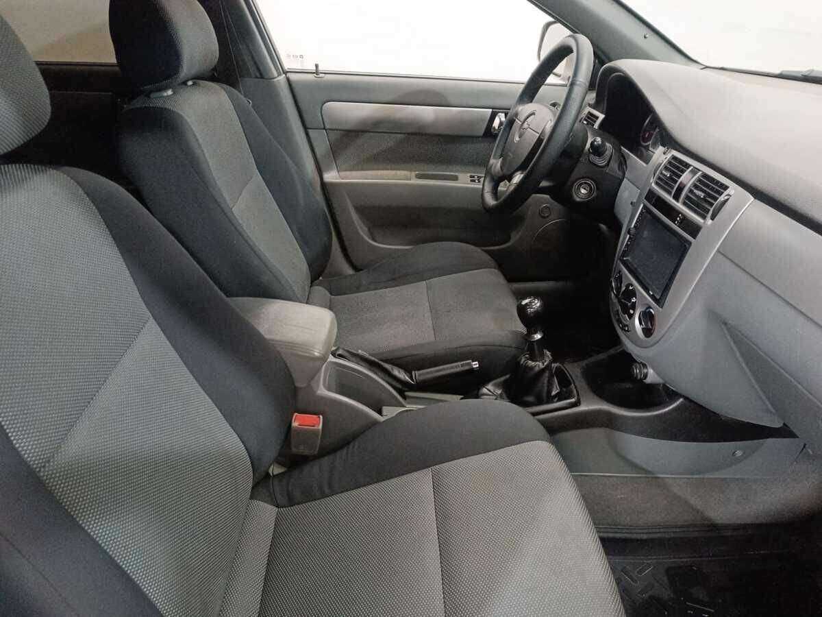 Chevrolet Lacetti с пробегом — 2011 год. Фото: #9