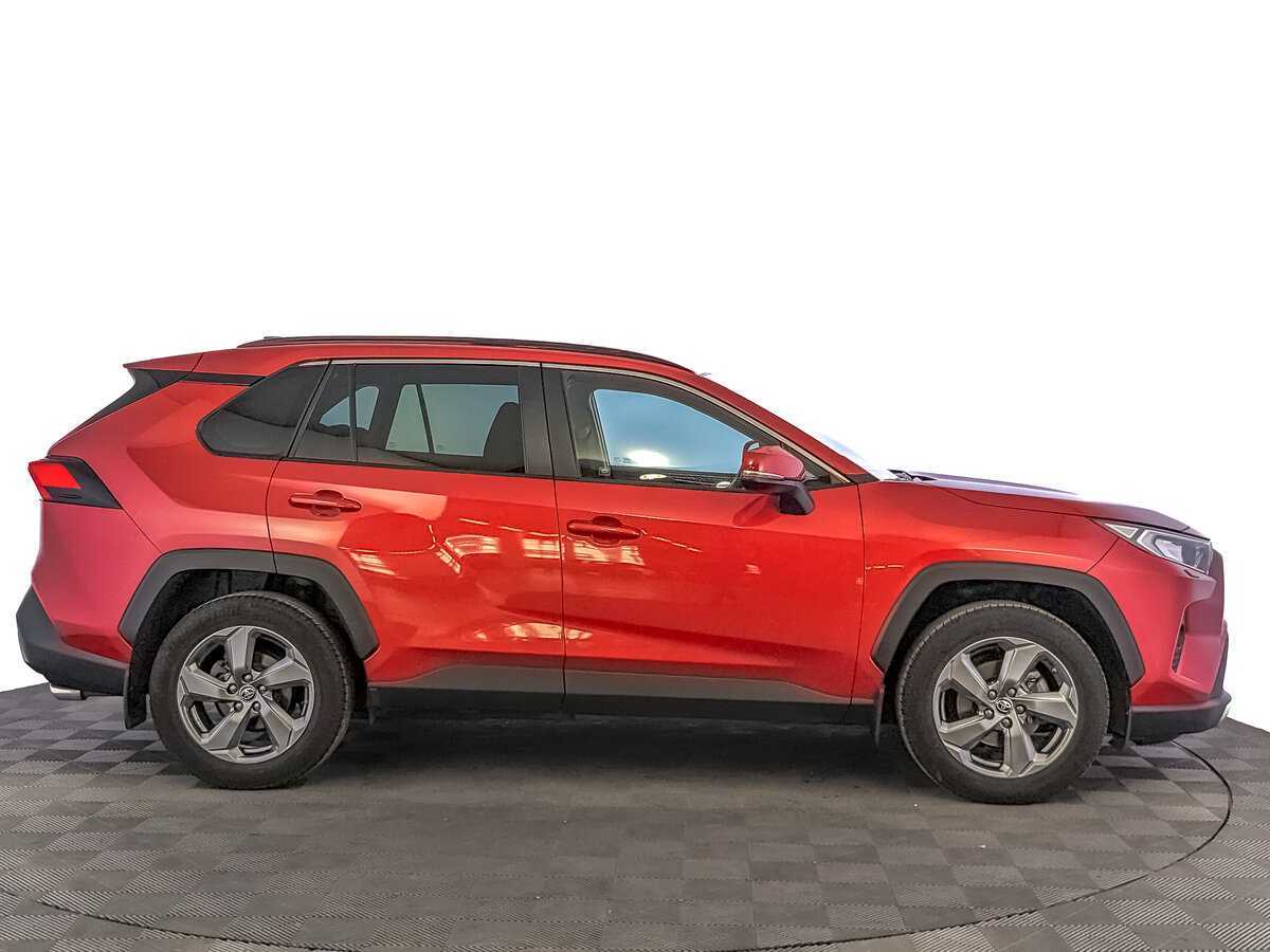 Toyota RAV4 с пробегом — 2021 год. Фото: #3