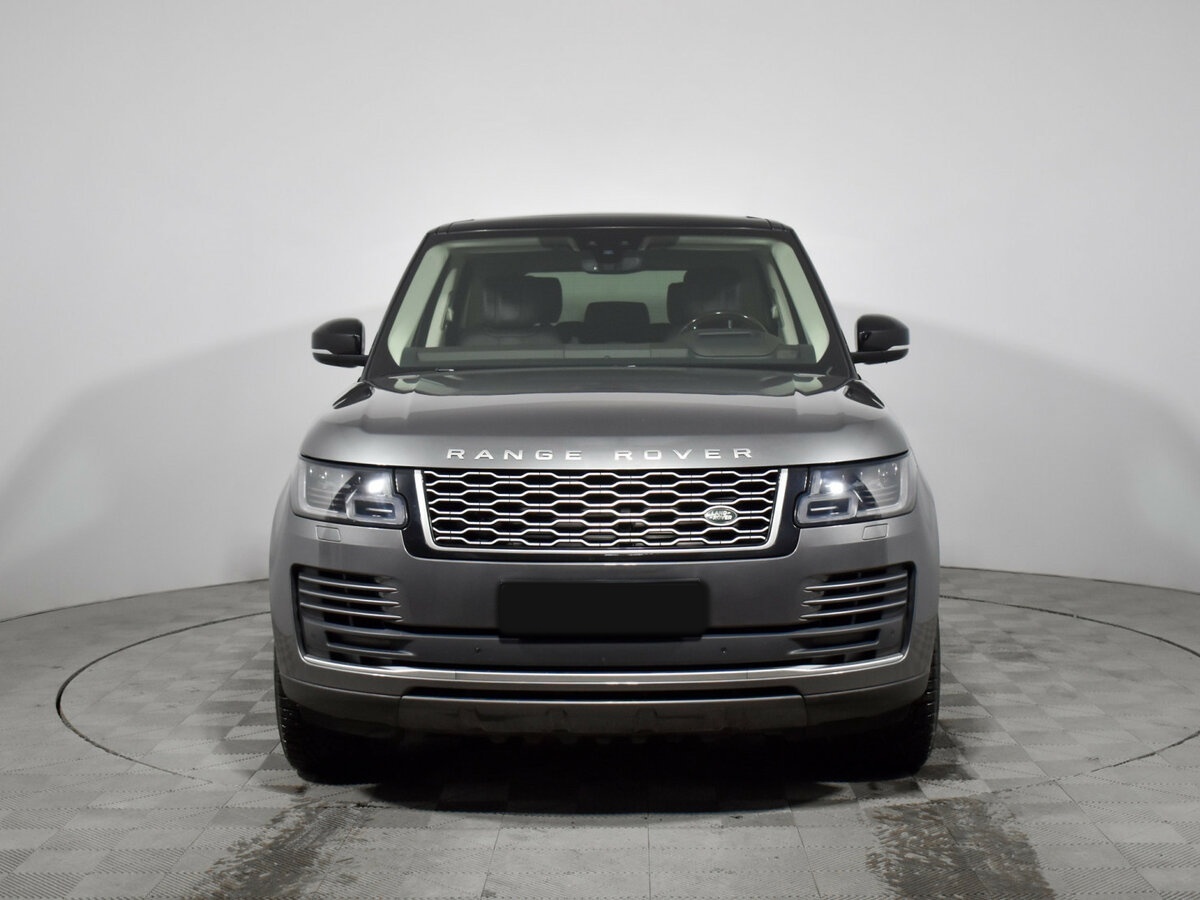 Land Rover Range Rover с пробегом — 2018 год. Фото: #1