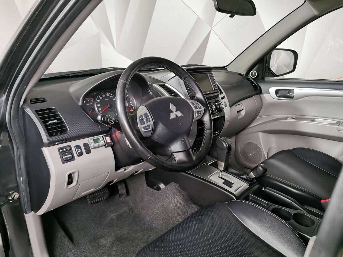 Mitsubishi Pajero Sport с пробегом — 2011 год. Фото: #14