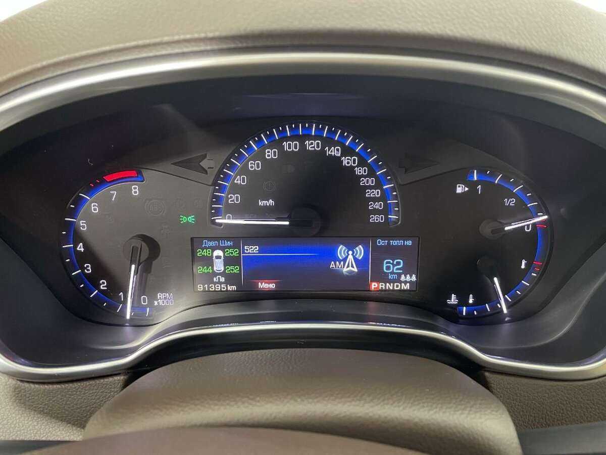 Cadillac SRX с пробегом — 2014 год. Фото: #10
